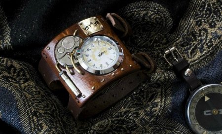 Старинные наручные часы