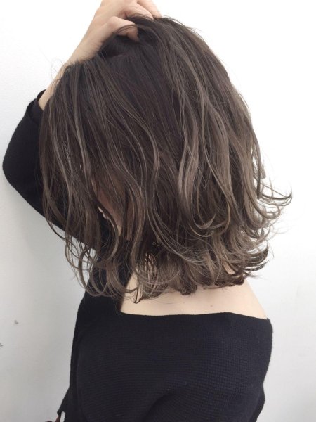 Стрижка волос до плеч