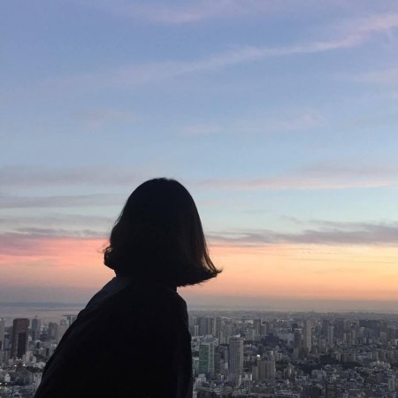 Девушка с каре без лица