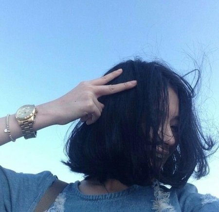 Девушки брюнетки с короткими волосами