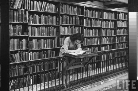 Библиотека старая