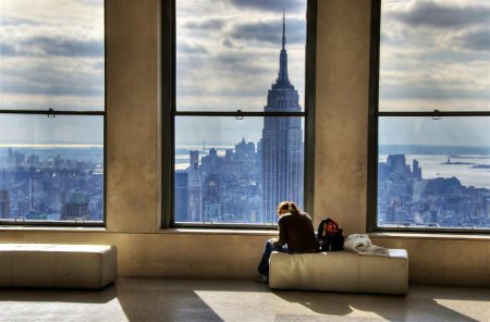 Эмпайр-стейт-билдинг вид из окна