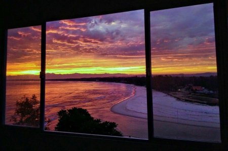 Рассвет из окна