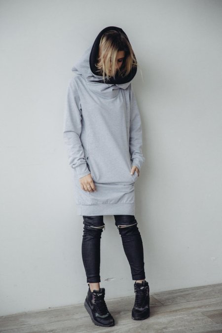 Женская удлиненная толстовка