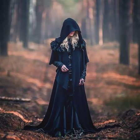 Фотосессия в стиле ведьмы в лесу