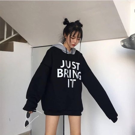 Кореянки с черной толстовкой