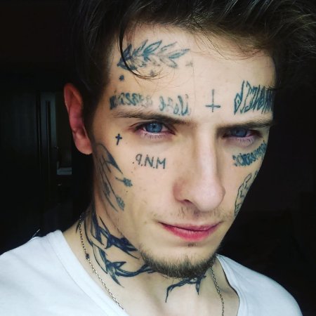 Тату на лице мужские маленькие