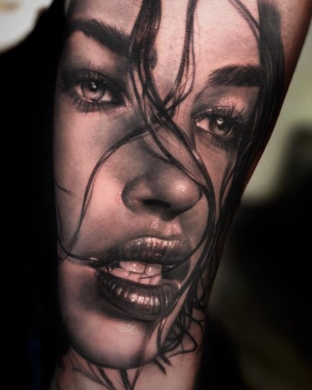 Татуировка в стиле реализм