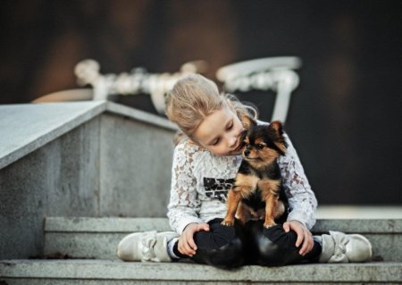 Девочка с собачкой