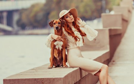 Женщина с собачкой