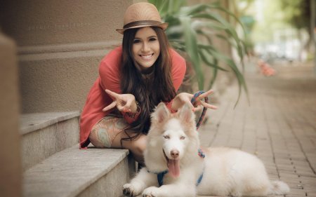 Мими собака девушка