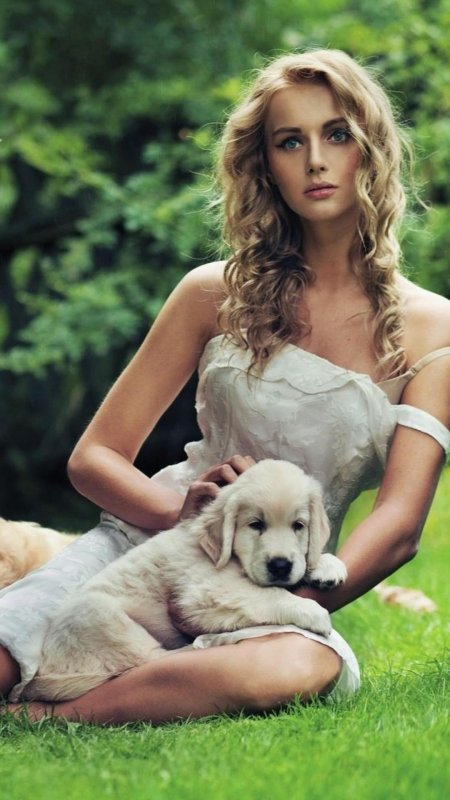 Блондинка с собачкой