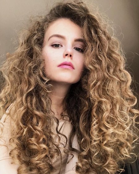 Мелкие кудри на длинные волосы