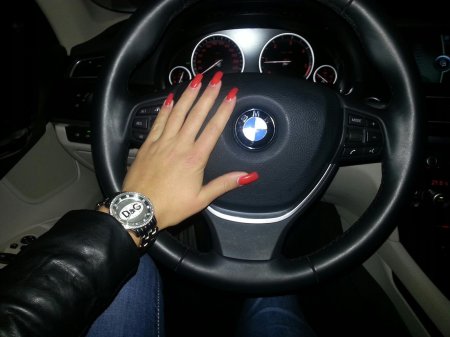 Девушки за рулем автомобилей