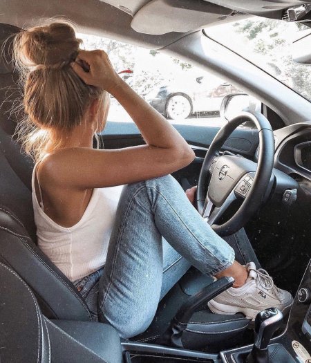 Машина девушка