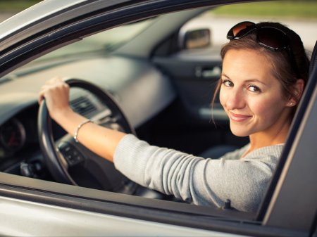 Женщина за рулём