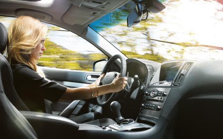 Женщина в автомобиле