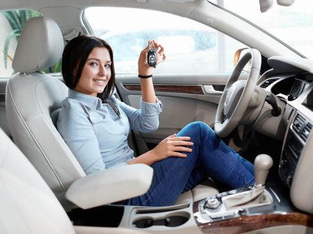 Женщина в автомобиле