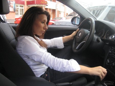 Девушка в авто