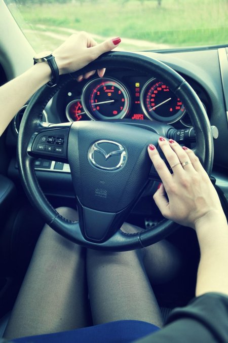 За рулем мазда gh