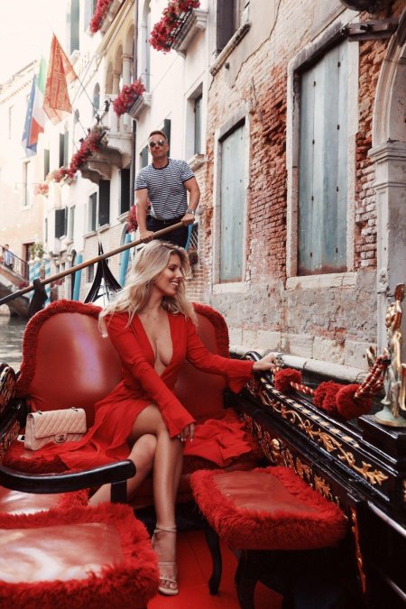 Женщина в роскоши