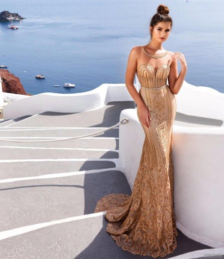 Платье шикарное