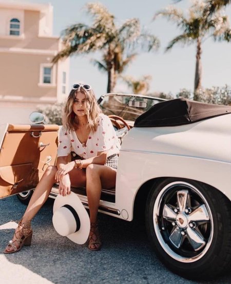 Фотосессия в ретро стиле с машиной