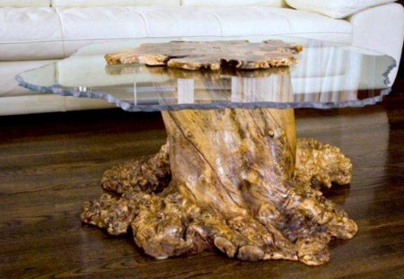 Столик из коряги