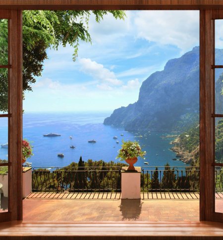 Вид из окна на море