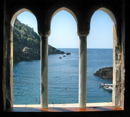 Вид на море из окна