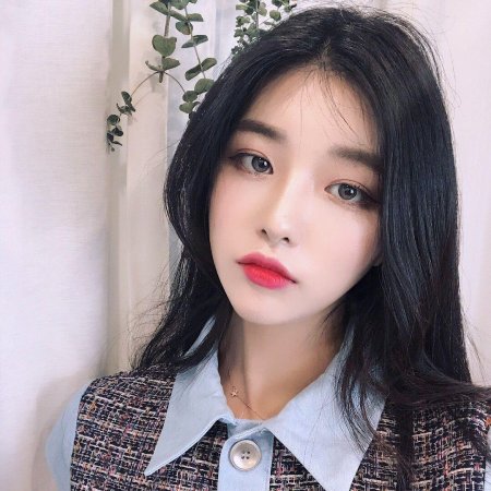 Красивая девушка кореянка