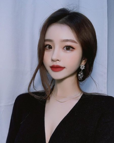 Кореянка красивая