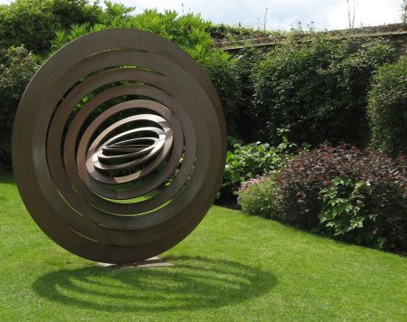 Парковая скульптура из кортеновской стали