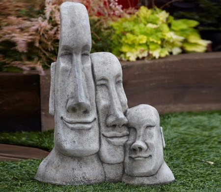 Моаи статуя с острова пасхи. бетон