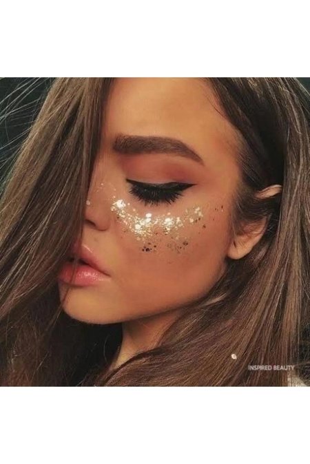 Макияж с глиттером на лице