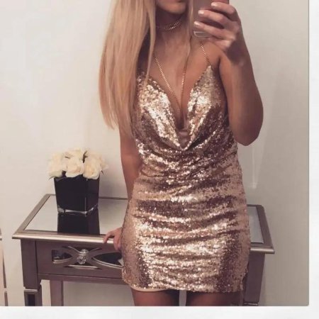 Блестящее платье