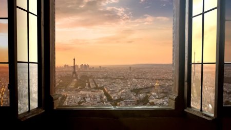 Париж из окна