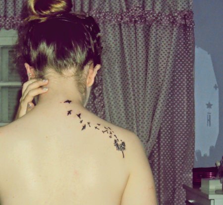 Тату на лопатке для девушек