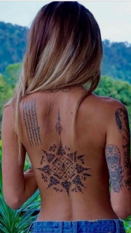 Красивые тату на спине