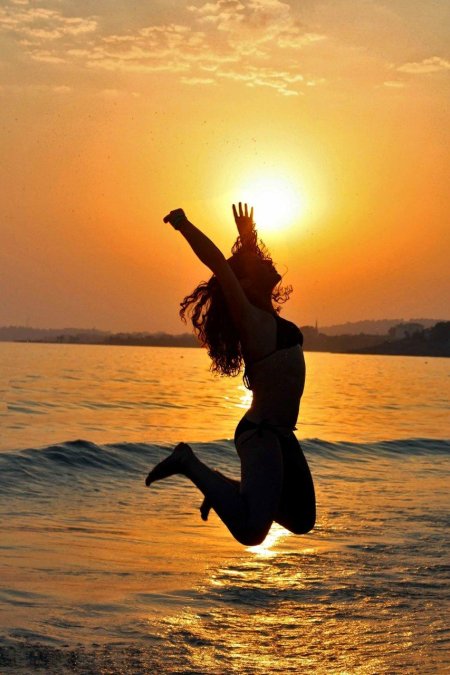 Девушка на закате