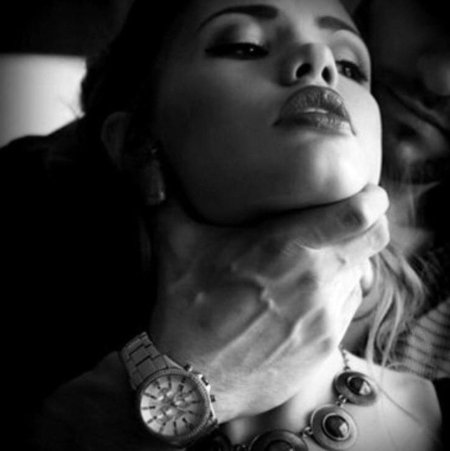 Послушная девушка