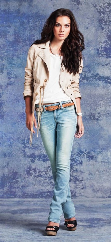 Модная одежда для девушек