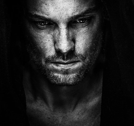 Брутальный мужской портрет