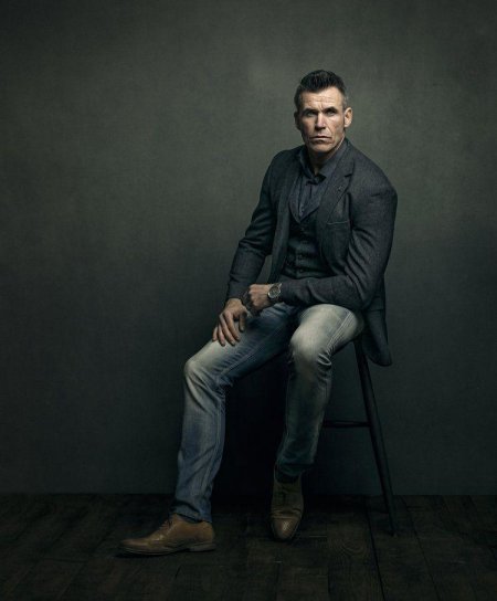 Фотосессия мужская в студии