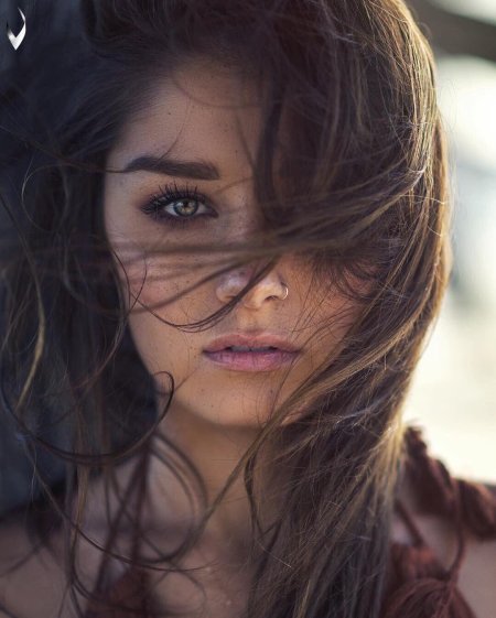 Красива женщина