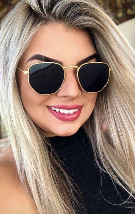 Черные солнцезащитные очки