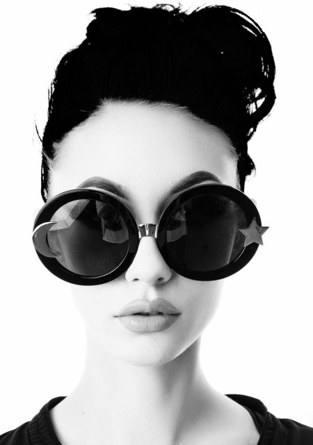 Девушки в очках для зрения