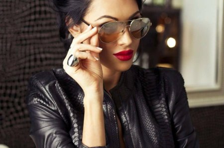 Олеся малинская в очках