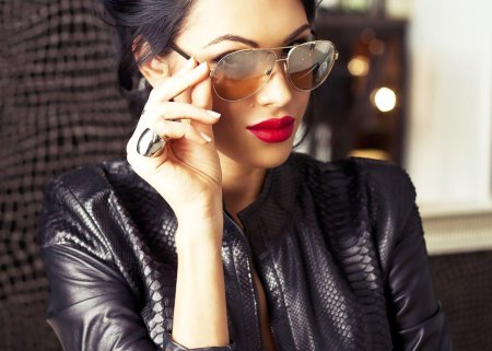 Олеся малинская в очках