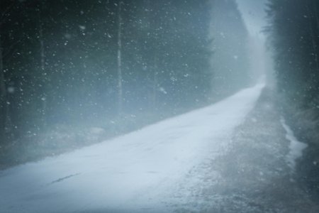 Сильный снег метель